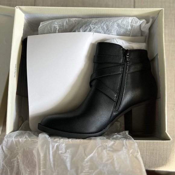 NWT Style & Co Faux Leather Booties - Picture 7 of 7
